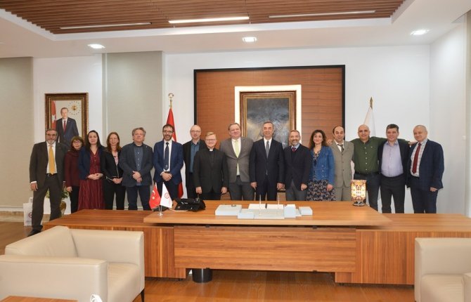 Atü’de Ab Üniversiteleri Zirvesi