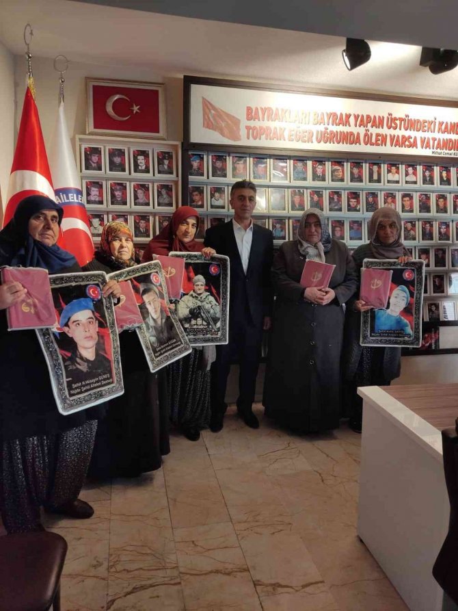 Şehit Ailelerine Anlamlı Hediye