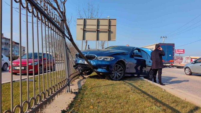Fenalaşan Sürücü Ağaca Çarptı