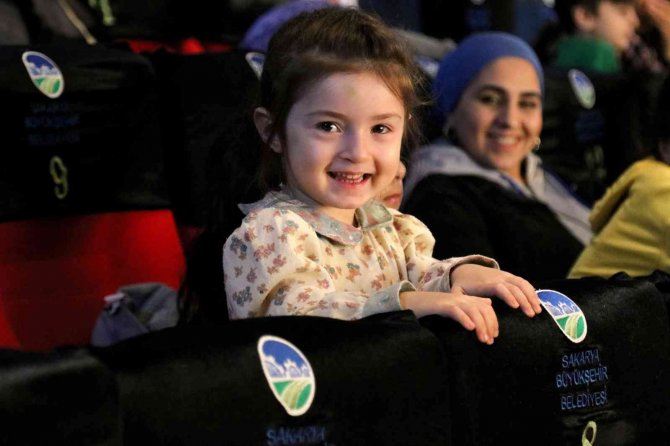 Karne Heyecanı Yaşayan Minikler Film Gösteriminde Buluştu
