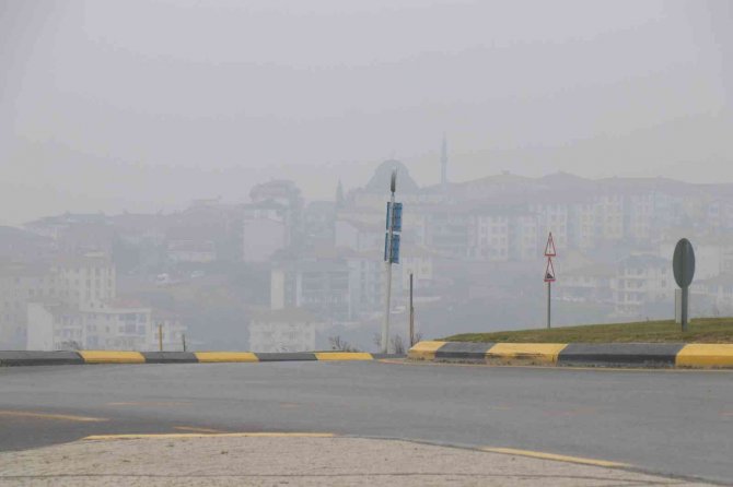 Şehre Sis Çöktü, Yüksek Kesimlerde Bulunan Evler Görünmez Hale Geldi