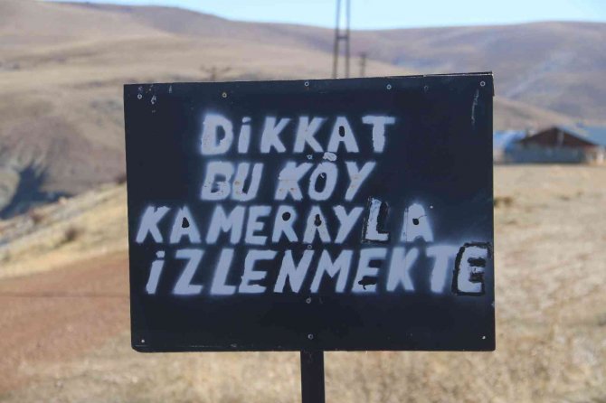 Kameraları Gören Hırsızlar Bir Daha Bu Köye Adımını Atamadı