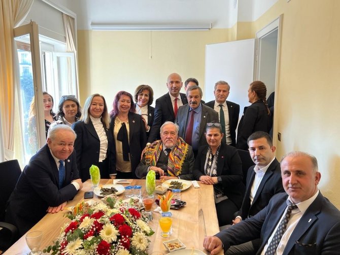 Söke’de "Kaktüslü Ev" Kitapevine Dönüştürülerek Açılışı Yapıldı