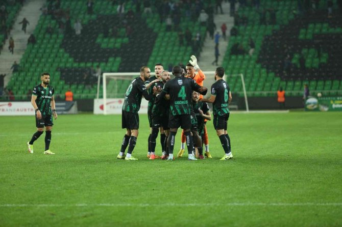 Sakaryaspor, Eksi Olan Averajını İkinci Devrede Artıya Çevirdi