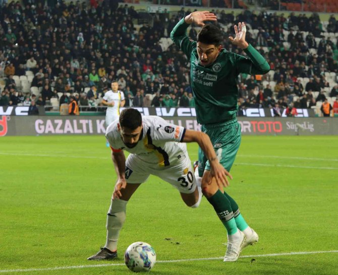 Spor Toto Süper Lig: Konyaspor: 0 - Ankaragücü: 0 (İ̇lk Yarı)