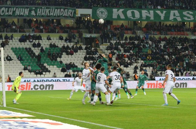 Spor Toto Süper Lig: Konyaspor: 0 - Ankaragücü: 0 (İ̇lk Yarı)