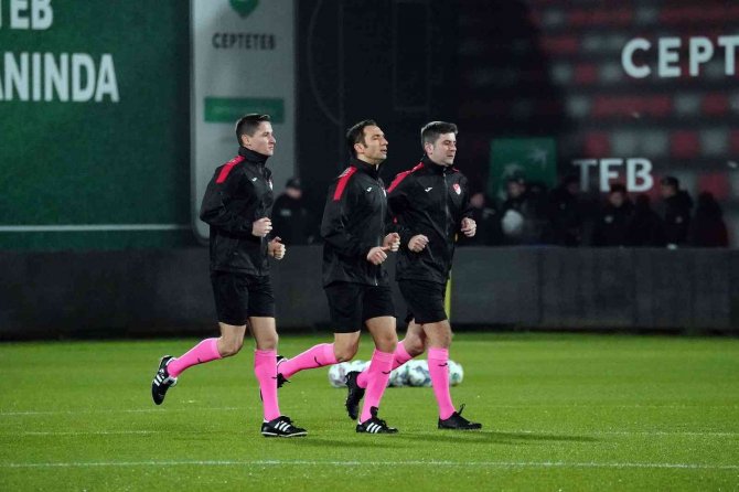 Spor Toto Süper Lig: Ümraniyespor: 0 - Fenerbahçe: 0 (Maç Devam Ediyor)