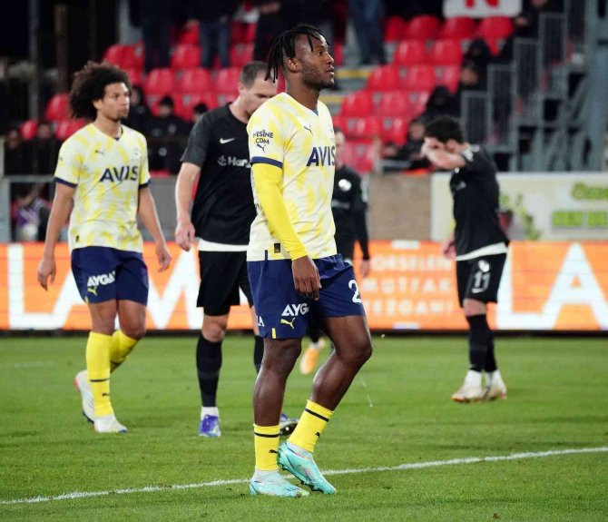 Spor Toto Süper Lig: Ümraniyespor: 1 - Fenerbahçe: 2 (Maç Sonucu)