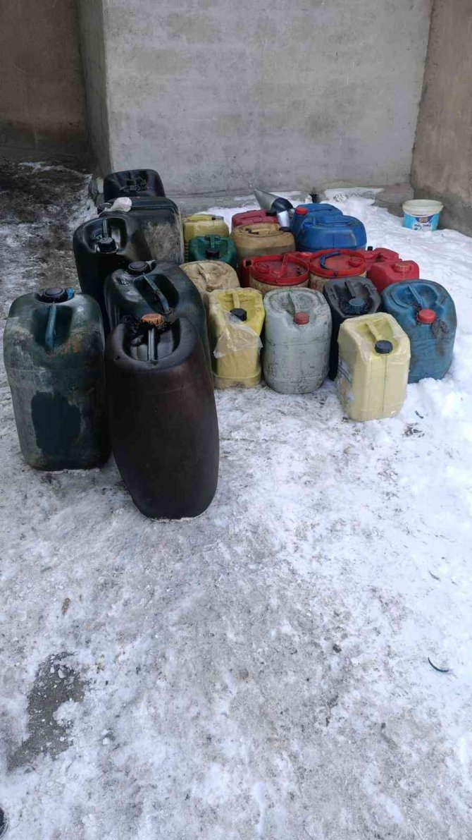 Van’da Gümrük Kaçağı Malzemeler Ele Geçirildi