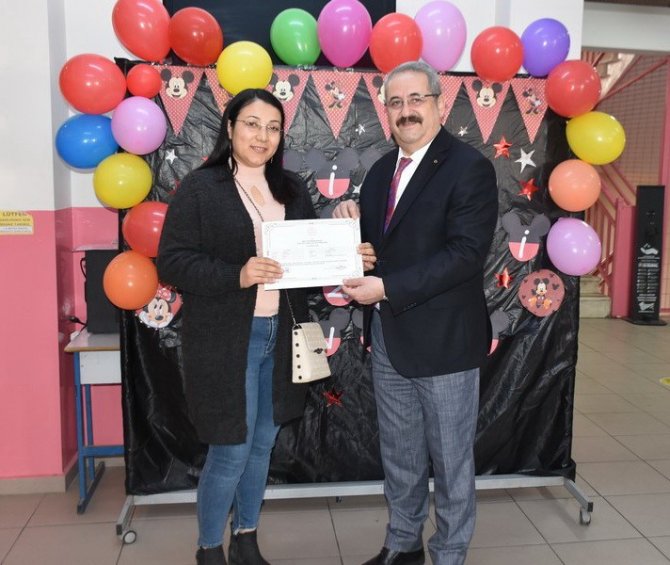 Salihli’de Veliler Sertifikalı Oldu