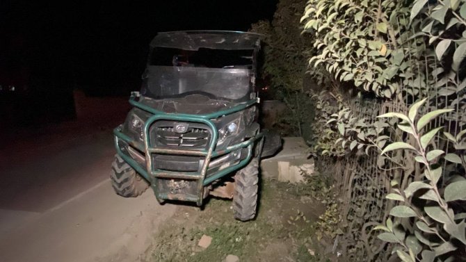 Köpeğe Çarpmamak İçin Manevra Yaptı, Çöp Kutusuna Çarptı: 4 Yaralı
