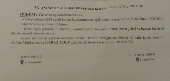 Otomobilin Arka Koltuğunda Yaşanan Her Şeyi İzledi