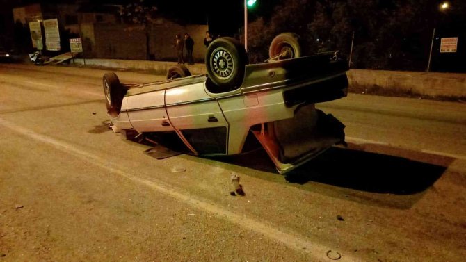 Adana’da Takla Atan Aracın Sürücüsü Yaralandı