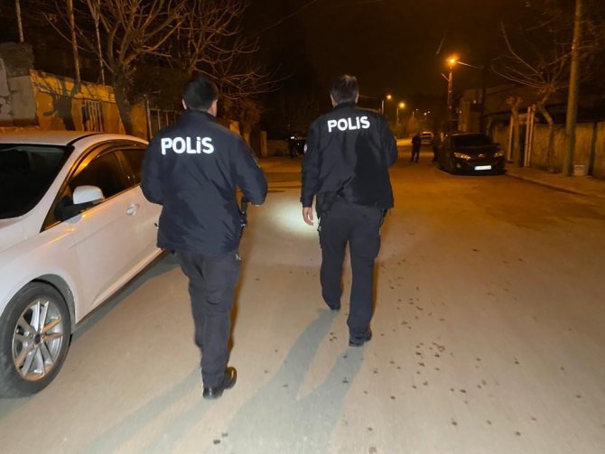 Alkollü Ve Ehliyetsiz Sürücü Kovalamaca Sonucu Yakalandı