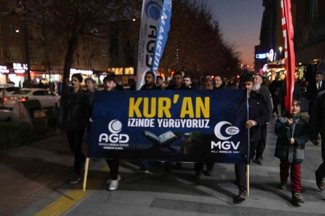 Agd’li Gençler, İ̇sveç’te Kur’an’ın Yakılmasına Tepki Gösterdi