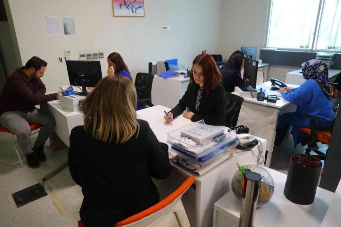 Büyükşehir Belediyesi İ̇ş Danışmanlık Ofisi 2022 Yılında 2 Bin 106 Kişiye İş Buldu