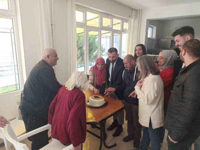 Bubfa Öğrencileri “Huzurevine Hobi Odası Düzenleme” Projesini Hayata Geçirdi