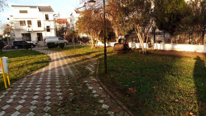 Edremit Belediyesi Yeni Park Çalışmalarına Hız Verdi
