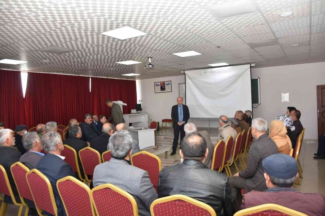 Batman’da Köy Ve Mahalle Muhtarlarına Eğitim Verildi