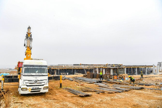 Gürkan, Bilkent Üniversitesi Kampüsünde İncelemelerde Bulundu