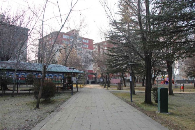 Bingöl’de Bir Yıl Arayla Aynı Yerden Çekilen Görüntüler, Kuraklığı Gözler Önüne Serdi