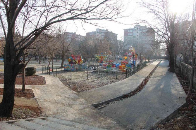 Bingöl’de Bir Yıl Arayla Aynı Yerden Çekilen Görüntüler, Kuraklığı Gözler Önüne Serdi