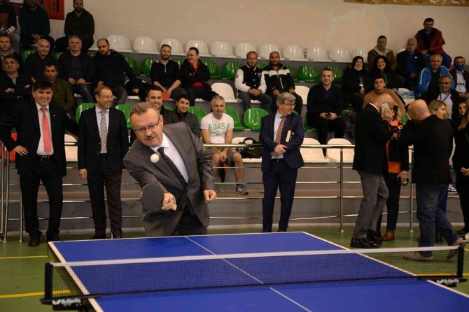 Üniversite Personeli Masa Tenisinde Hünerlerini Sergileyecek