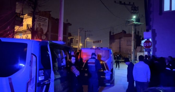 Muhtar Adayı Olan Husumetlisine Pompalı Tüfekle Saldırdı, Mahalleli Ayaklandı: 2 Yaralı