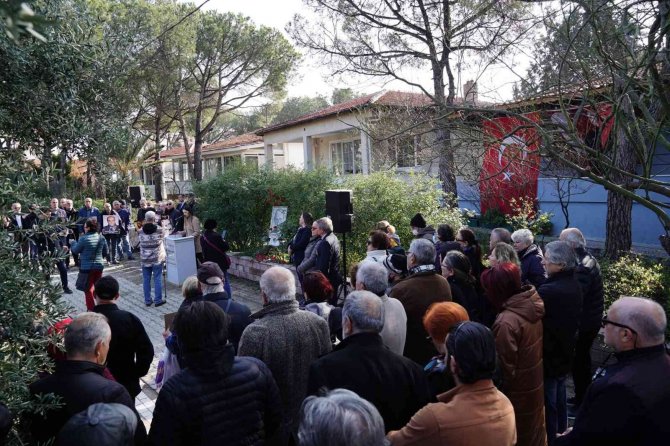 Uğur Mumcu Ayvalık’taki Evinin Önünde Anıldı