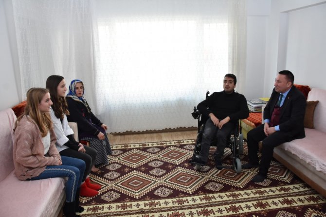 Bağlar Belediye Başkanı Beyoğlu, Engeli Lise Öğrencisinin Hayalini Gerçekleştirdi