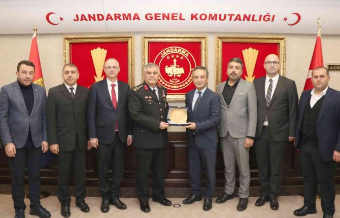 Karslıoğlu: “İ̇ş Birliği İçinde Önemli Hizmetler Veriyoruz”