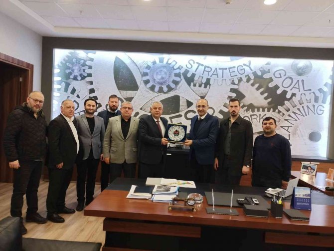 Sanayicinin Sorunlarını Yerinde Dinliyor