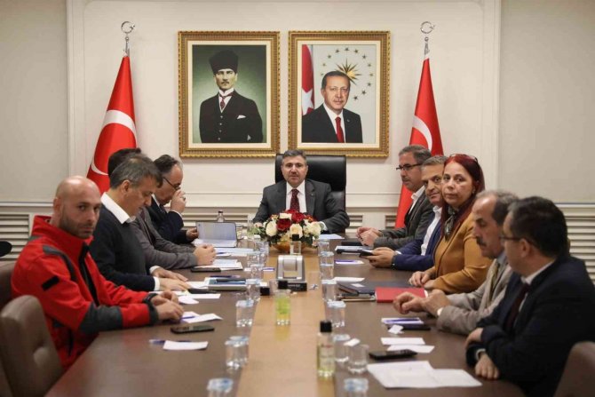 Depremin Yaraları Sarılıyor