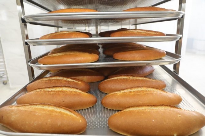 Eleşkirt’te Öğrencilerin Ürettiği Ekmekler Vatandaşın Sofrasına Ulaşıyor