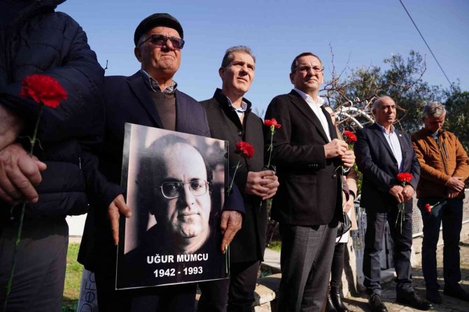 Uğur Mumcu Ayvalık’taki Evinin Önünde Anıldı