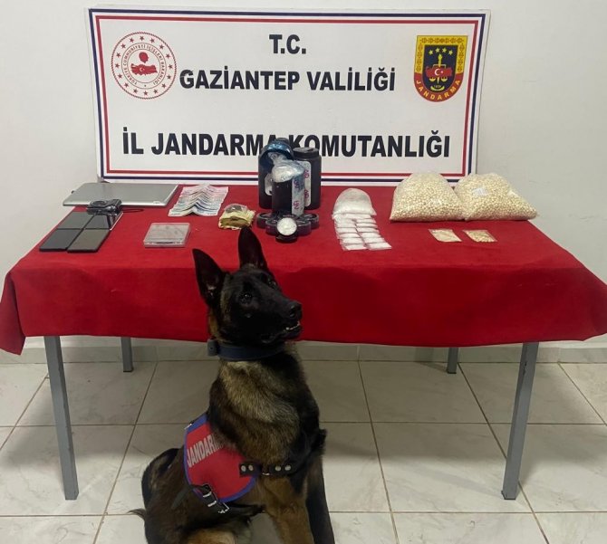 Gaziantep’te 6 Kilo 100 Gram Metamfetamin Ele Geçirildi