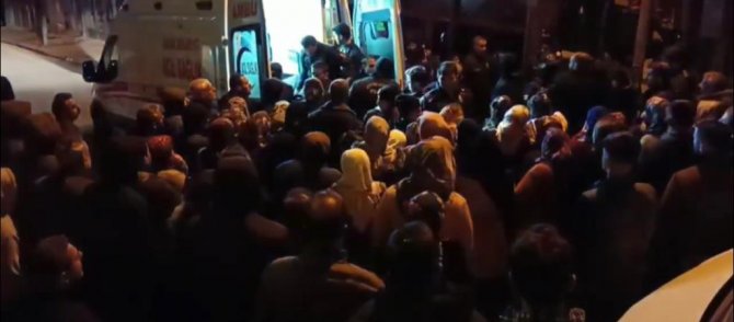 Hakkari’de 2 Çocuk Annesi Kadın Evde Boğazı Kesilmiş Halde Ölü Bulundu