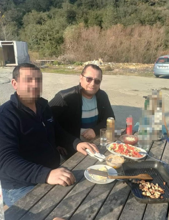 Sultangazi’de Alkollü Sürücü 13 Araca Çarptı Ardından Mahalleyi Elektriksiz Bıraktı