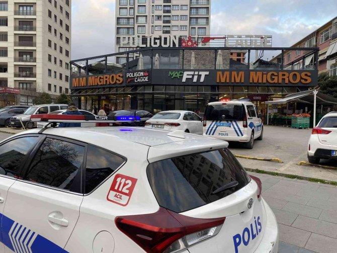 Kadıköy’de Poligona Gelen Şahıs Silahla Kendi Kafasına Ateş Etti