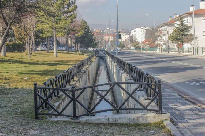 Kanal Korkuluklarında Bakım, Onarım Ve Boyama Çalışması