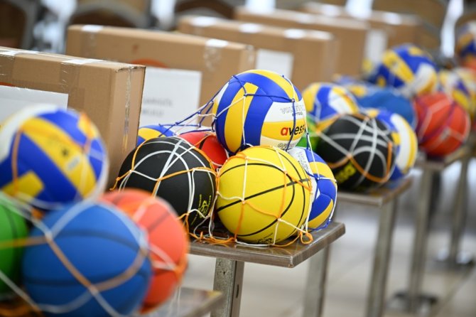 Okullara 1.5 Milyon Tl’lik Spor Malzemesi Yardımı