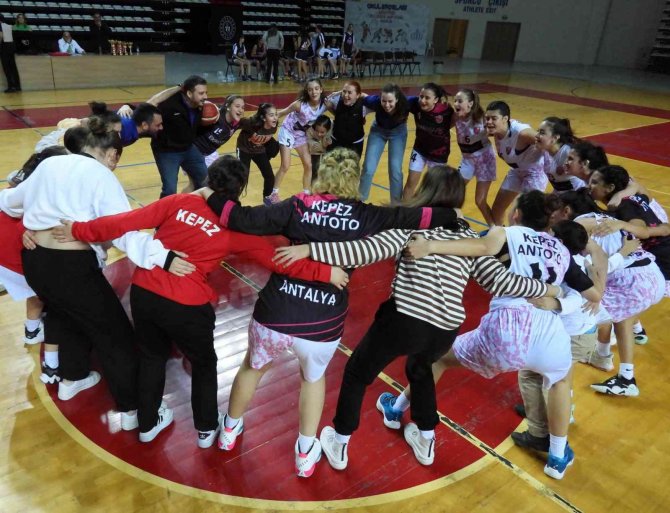 Kepez’in Uzun Kızları Antalya Şampiyonu Oldu