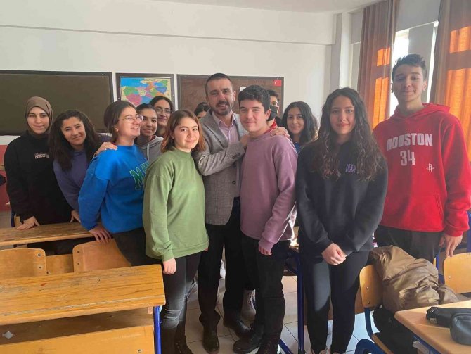 Kestel’de Üniversite Sınavına Girecek Öğrencilerine Büyük Destek