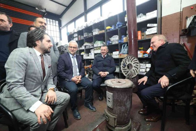 Büyükşehir Belediye Başkanından Çırak İstediler