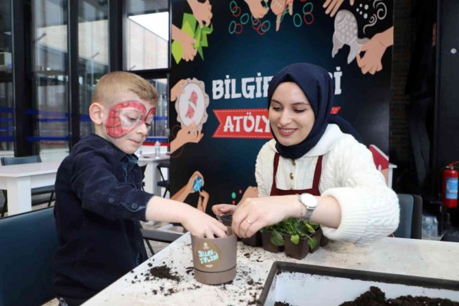 Sanat Ve Eğlence Atölyeleri Çocuk Sesleriyle Açıldı