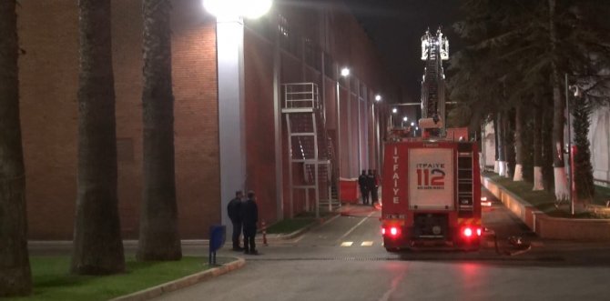 Fabrika Bacasında Çıkan Yangın Büyümeden Söndürüldü