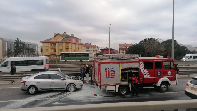 D-100’de Zincirleme Kazada Bir Araçta Yangın Çıktı, Sürücü Yaralandı