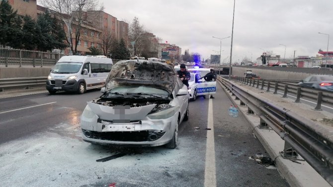 D-100’de Zincirleme Kazada Bir Araçta Yangın Çıktı, Sürücü Yaralandı