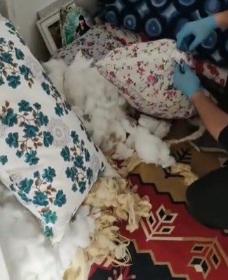 Konya’da Kadınların Kaldığı Evdeki Yastıktan Eroin Çıktı