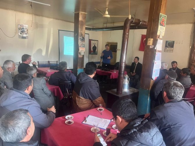 Beyşehir’de Çiftçi Eğitim Toplantıları Sürüyor